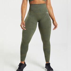 Gymshark Adapt Camo Seamless Leggings Size S in Moss Olive/Core Olive/Green NWT‎